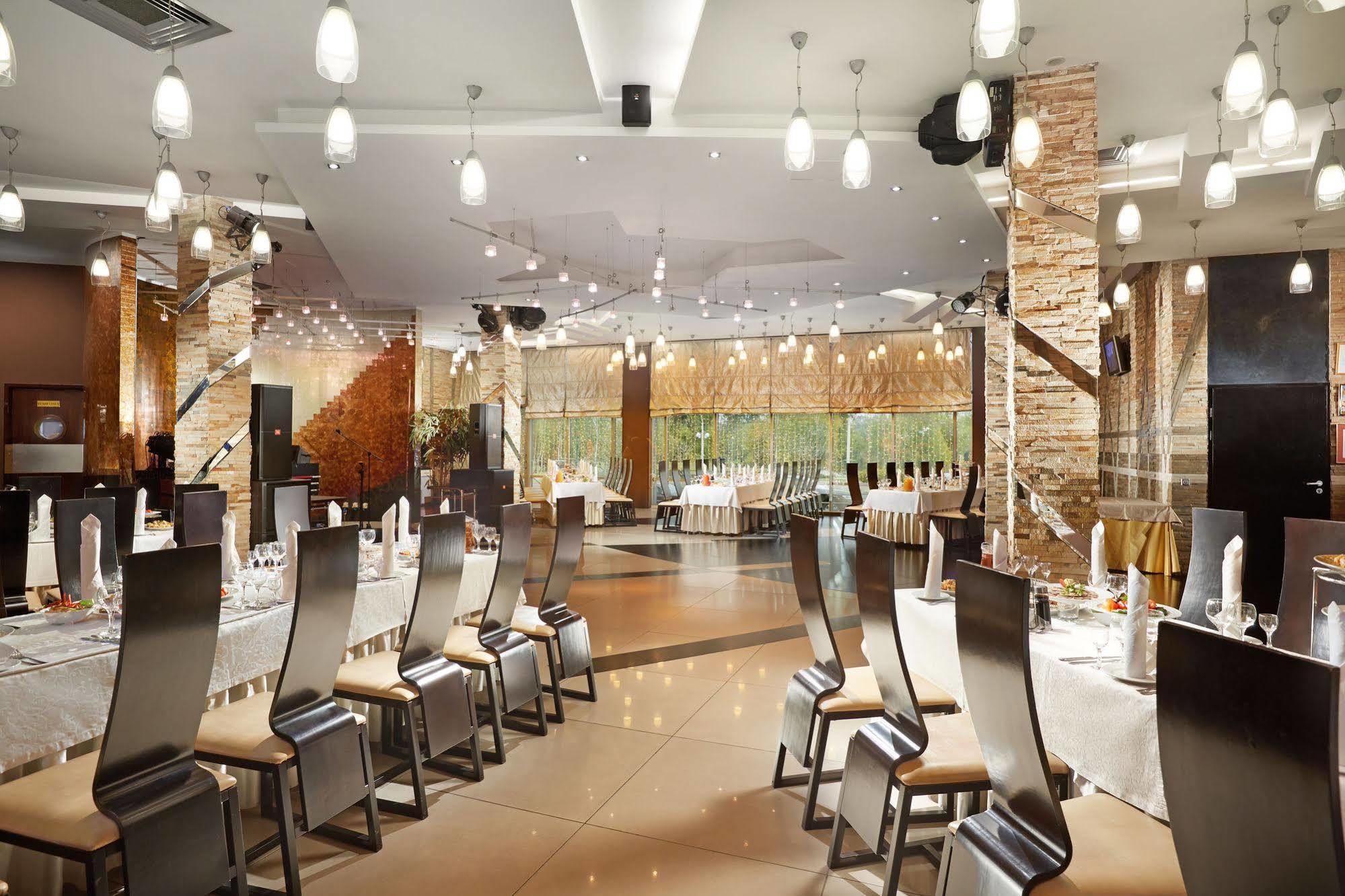 Victoria Hotel & Business Centre Minsk Exterior foto